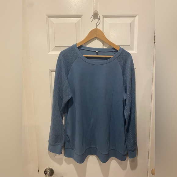 Sweaters - Women’s Blue Textured Sleeve Sweater Size L – Lightweight Knit Top